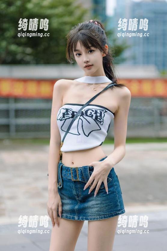 17吃瓜 在17吃瓜官网首页,我总是觉得瓜有种神秘的吸引力,让我想一口接一口。