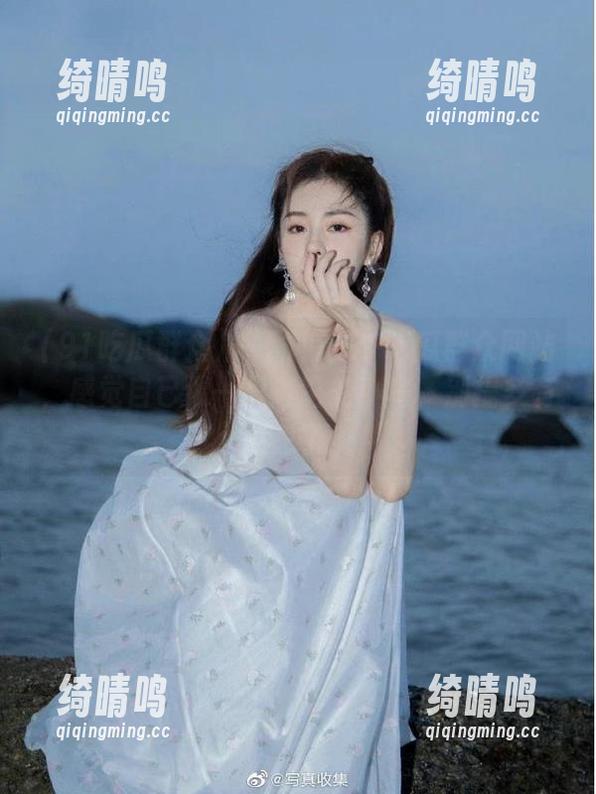 91吃瓜群众 一下冲进91吃瓜群众网站,感觉自己像一只迷路的小鸟,别提多有意思了!
