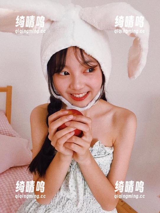 苹果版的91黑料下载，我要一边瘫着一边吃瓜！