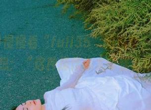 慢慢看“fuli35”的视频，心里边默默想：“这种操作也太奇怪了吧！”