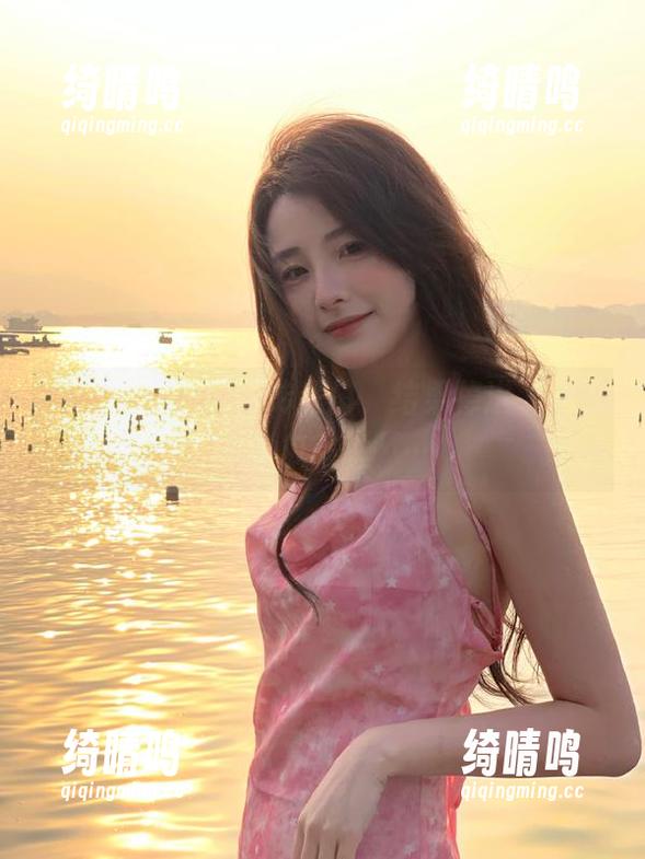 hlw 穿越hlw传送门,结果掉进了别人家的瓜藤里……