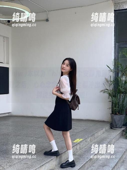 本以为“hlw”是个安静角落，下载之后，心心念念的八卦全都冲出来了，别说我没提醒你哦！