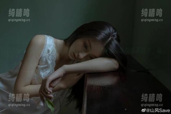 从hlw逃不出，传送门里那一抹神秘总让我情不自禁，唉，继续掉进去了。