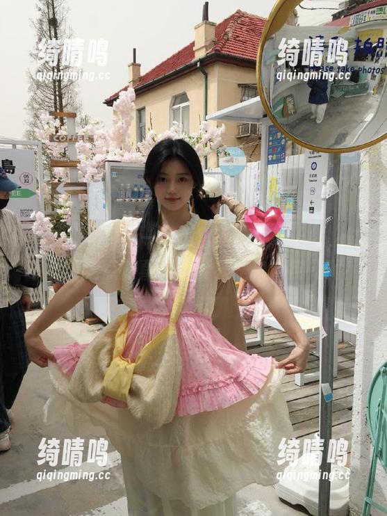 五一吃瓜 五一吃瓜官网苹果版上线,能不能给我点惊喜,不要只是换个皮儿啊!