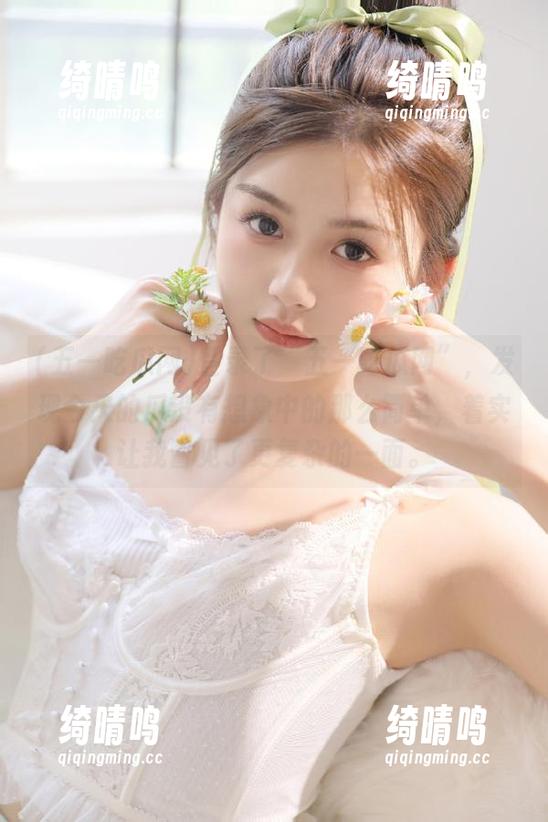 五一吃瓜网 登录了“五一吃瓜网”,发现今天的瓜没有想象中的那么简单,着实让我瞥见了更复杂的一面。