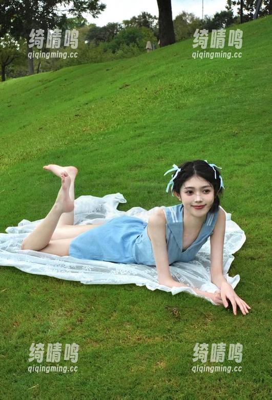用“免费吃瓜网”app，真的是边吃边追，看完心里满是小九九…
