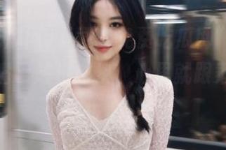 下载“免费吃瓜网”，没想到我的嘴巴越过越快，心里就跟乘坐过山车了。