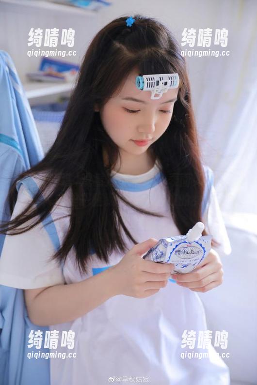 冲哥精选 观看冲哥精选:表面如此优雅,内里却暗藏着时尚事故的女装