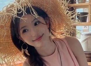 吃瓜黑料网站上线并流行，逛得我心痒痒，果断收藏，没事省点表情包分享。