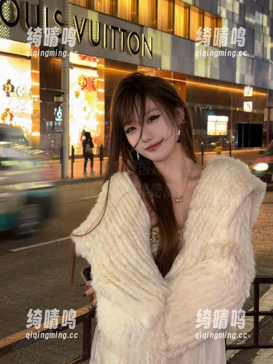 国产黑料 首页突现国产黑料,今晚肚子饿了,继续吃瓜!