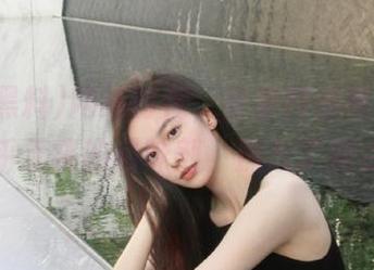 网络时代，登录网爆黑料是一种几乎无痛的调味剂，别忘了加点盐。