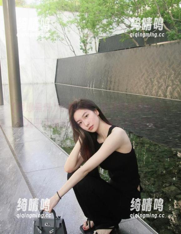 网络时代，登录网爆黑料是一种几乎无痛的调味剂，别忘了加点盐。