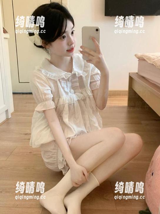 黑料不打烊 不妨来zztt42.ccm黑料不打烊网址放松一下,反正八卦是一种放飞自我的方式。