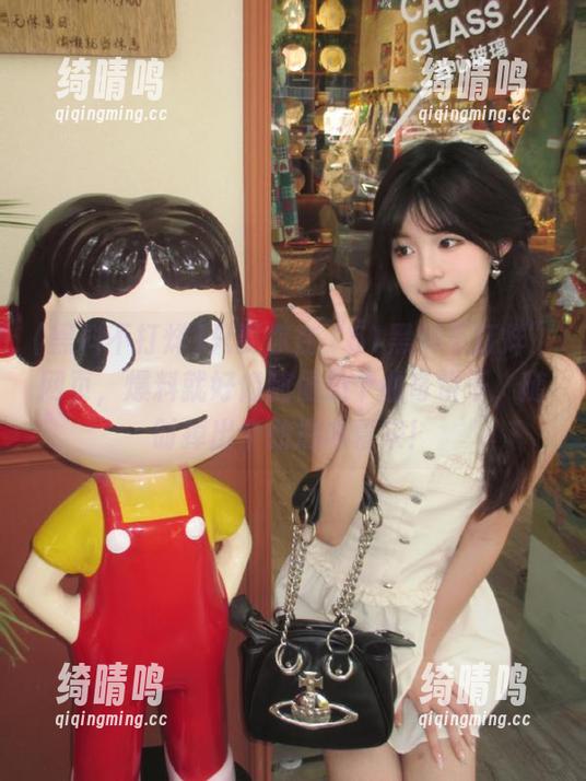 黑料不打烊 只要你在“51黑料不打烊”网页,爆料就好像随便扔个曲奇饼干,随时掉出个劲爆内幕来!
