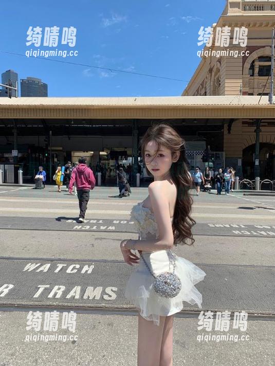 153.sk黑料正能量app：传送门里竟有外星人打篮球的奇葩瞬间！