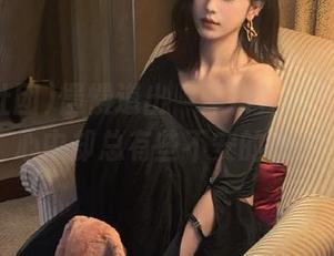 慢慢道出“黑料社团”的地址，心中却总有些不安的感觉…